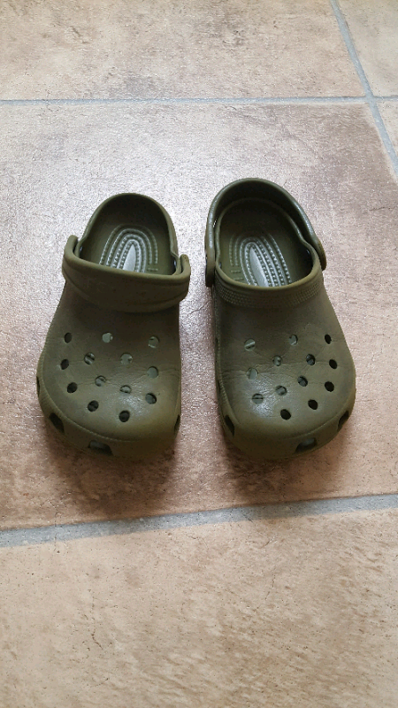 childrens crocs size 9
